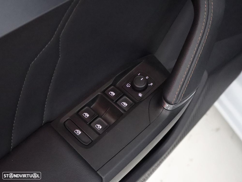 Cupra Leon ST 1.5 eTSI MID DSG - 12