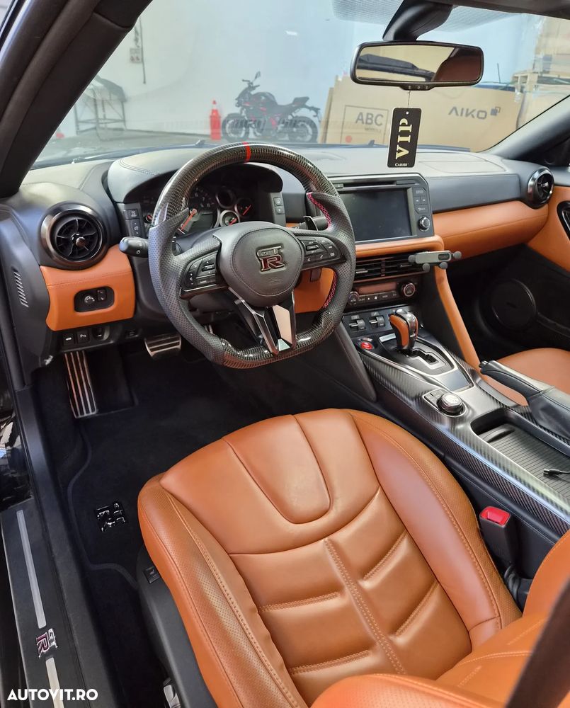 Nissan GT-R - 5