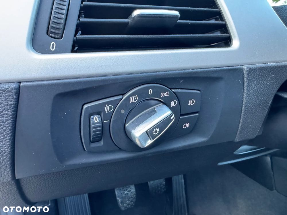 BMW Seria 3 320i Edition Sport - 25