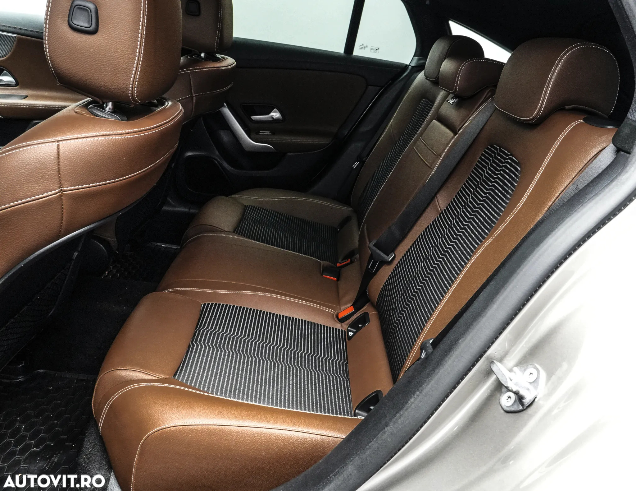 Mercedes-Benz CLA - 16