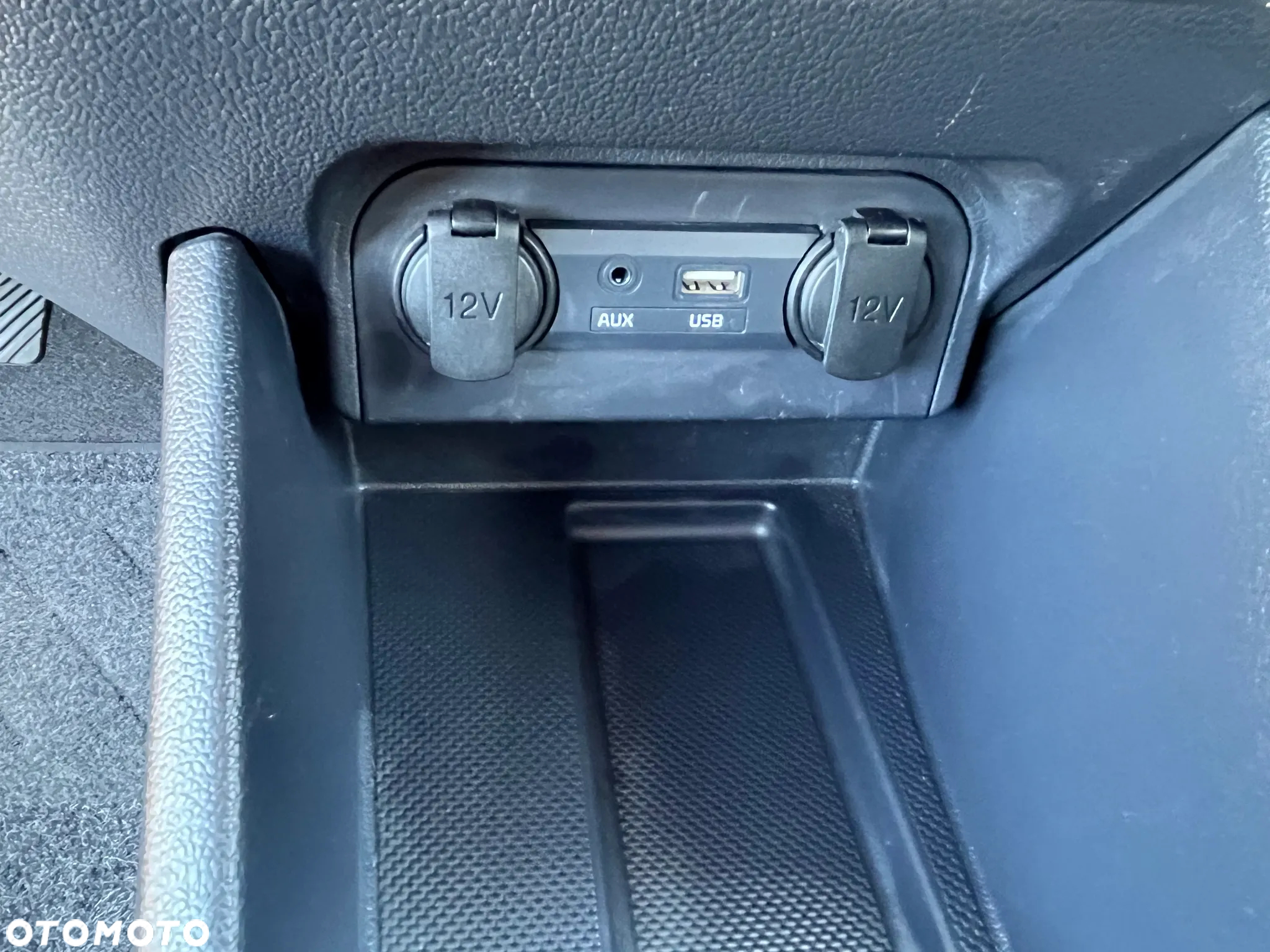 Kia Rio - 32