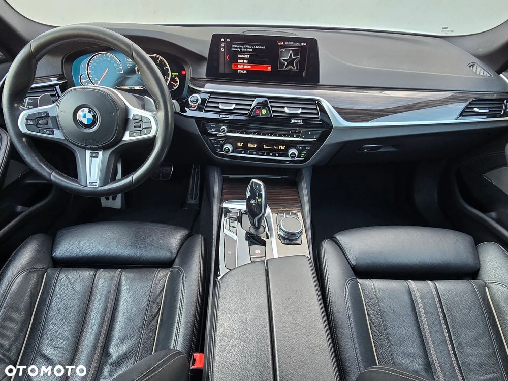 BMW Seria 5 520d xDrive M Sport sport - 9