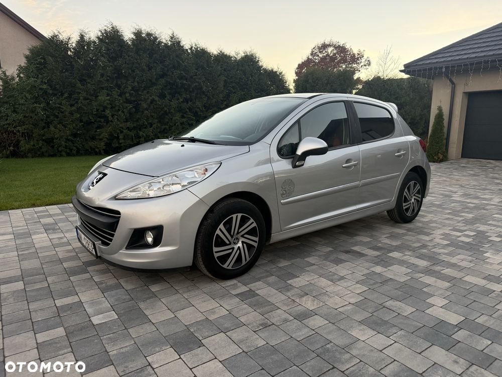 Peugeot 207 - 1