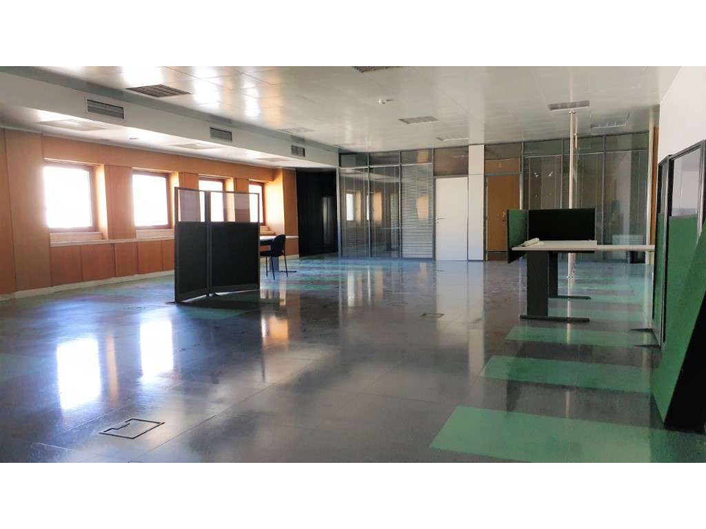 Escritório Alfragide Arrendamento | 294 m2 | Edifício Tejo - Grande imagem: 2/22