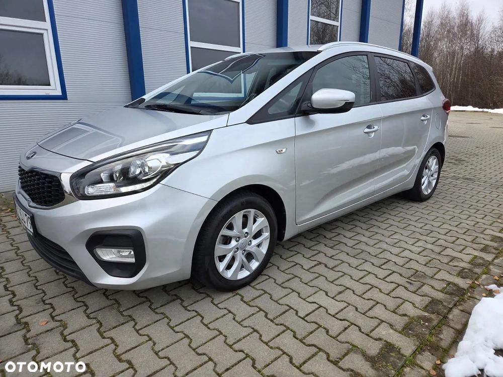 Kia Carens 1.6 GDI Dream Team Edition - 1