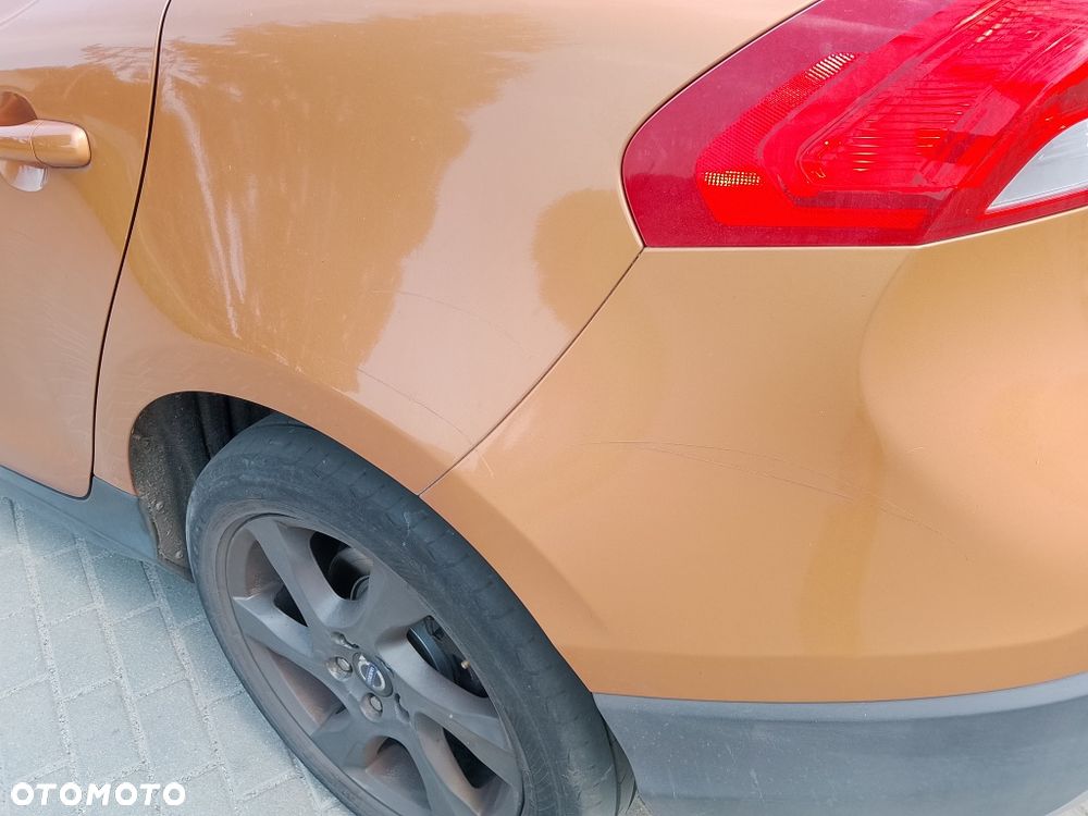 Volvo V40 Cross Country - 4