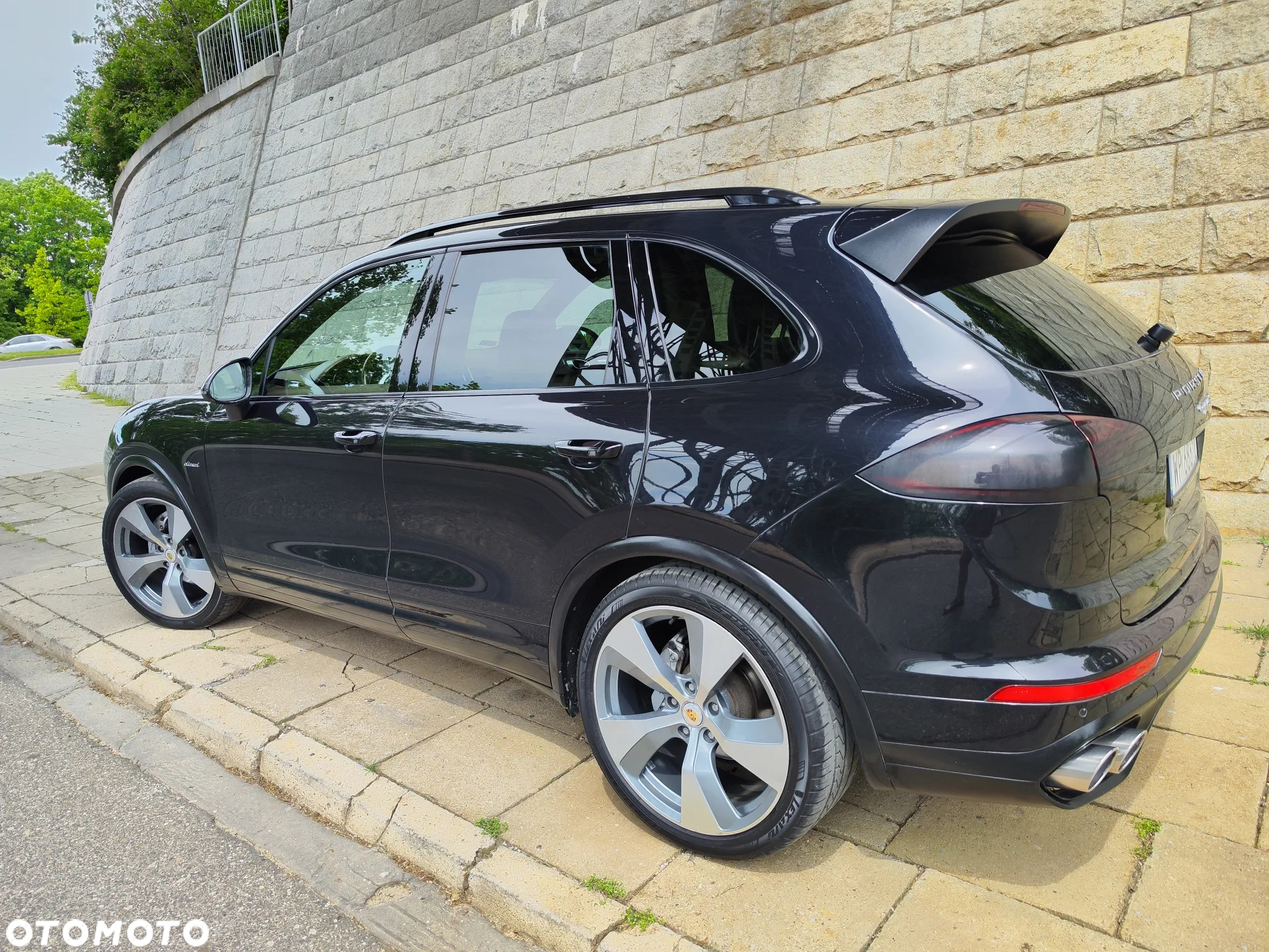 Porsche Cayenne S Diesel Platinum Edition - 17