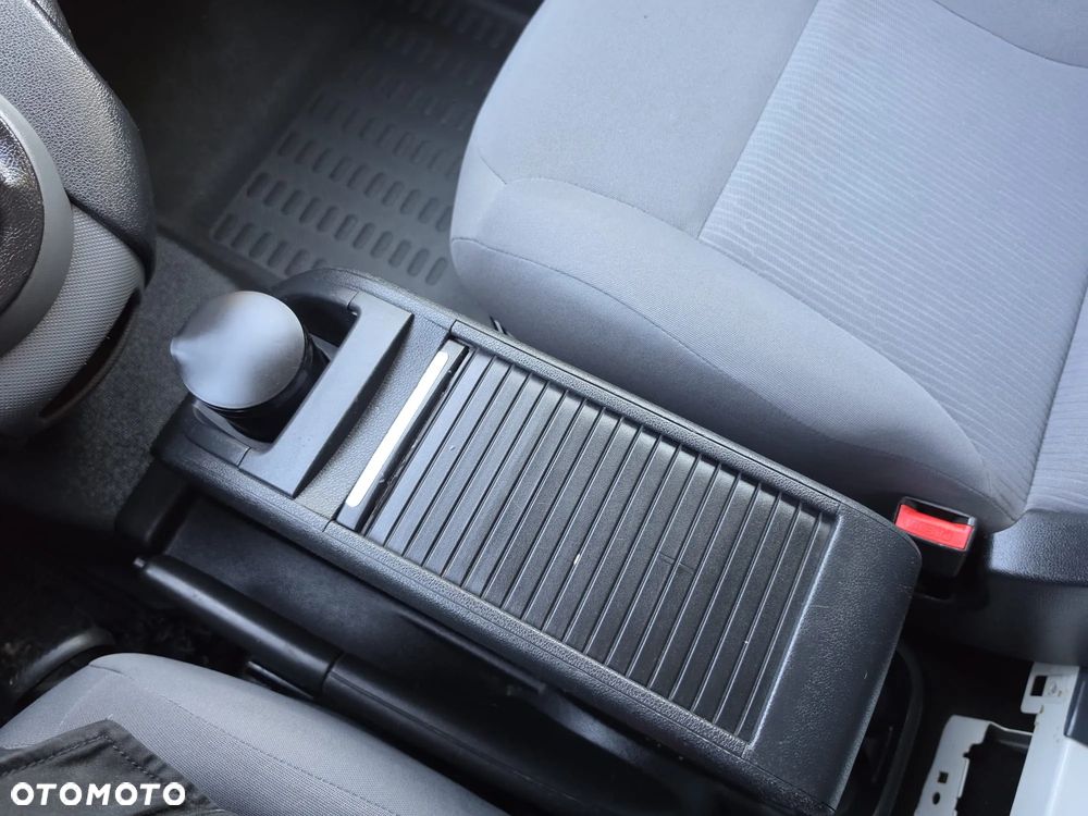 Peugeot PARTNER - 16