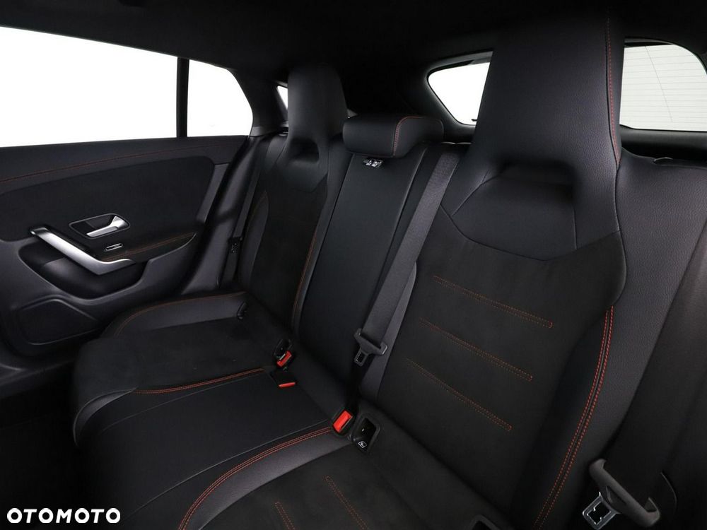 Mercedes-Benz CLA 250 e PHEV AMG Line 8G-DCT - 19