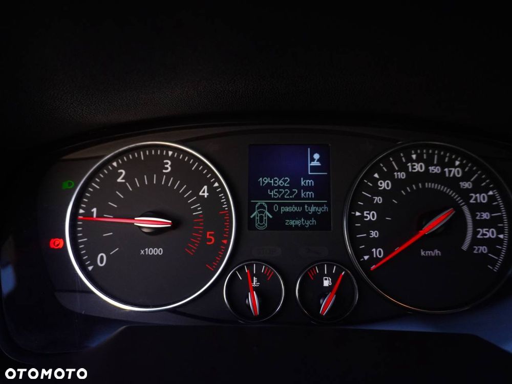 Renault Laguna dCi 110 FAP Paris - 11