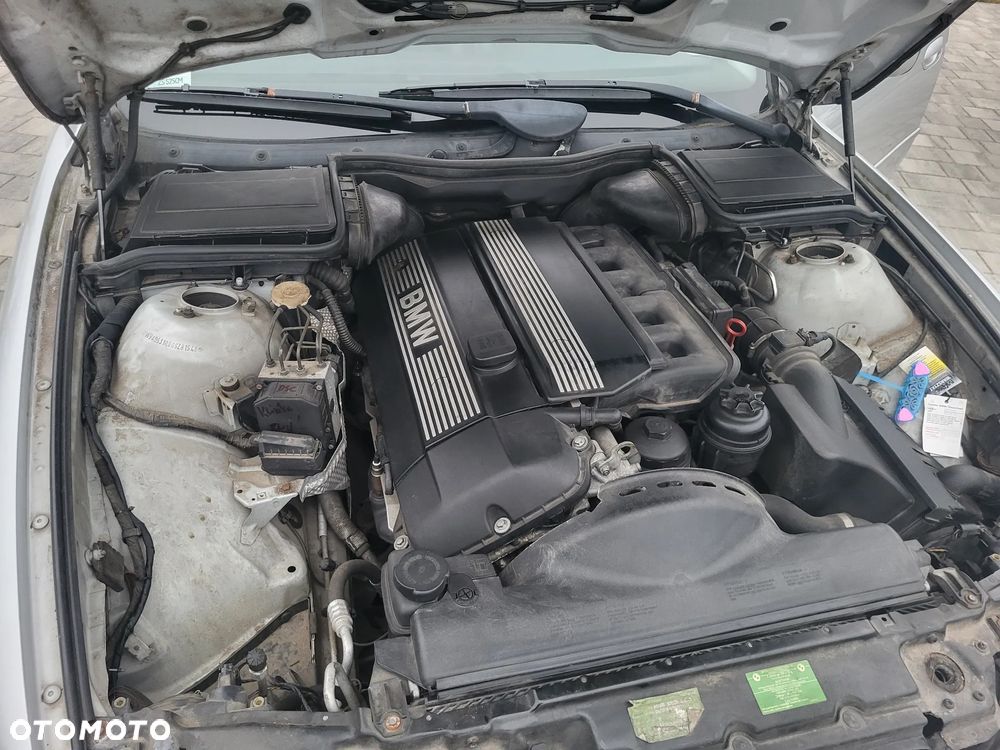 BMW Seria 5 525i - 22