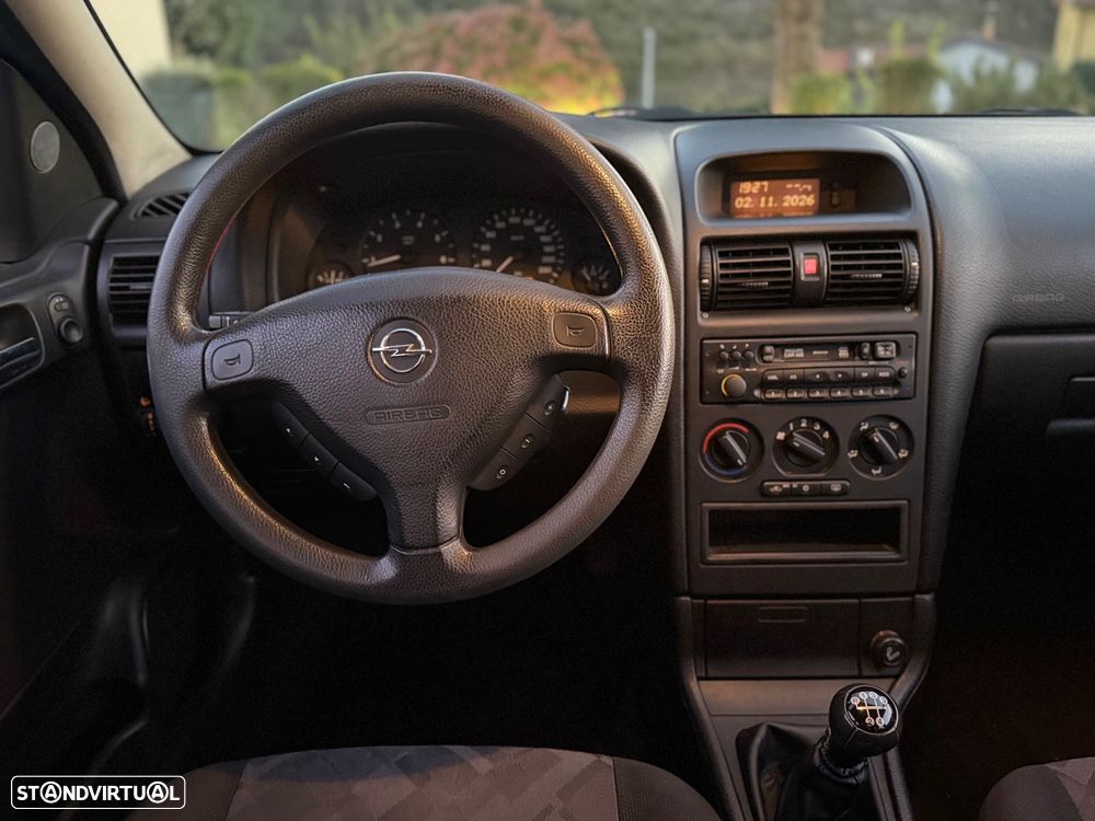 Opel Astra 1.2 Club - 17