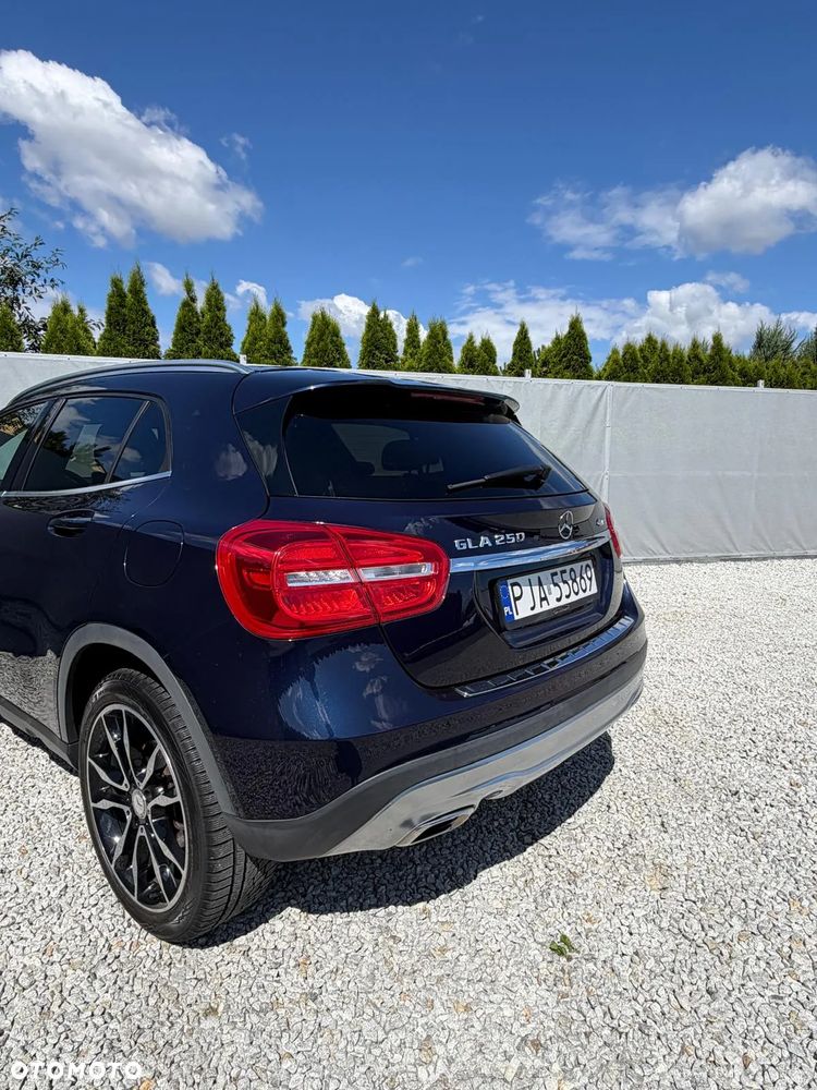 Mercedes-Benz GLA 250 7G-DCT Style - 12