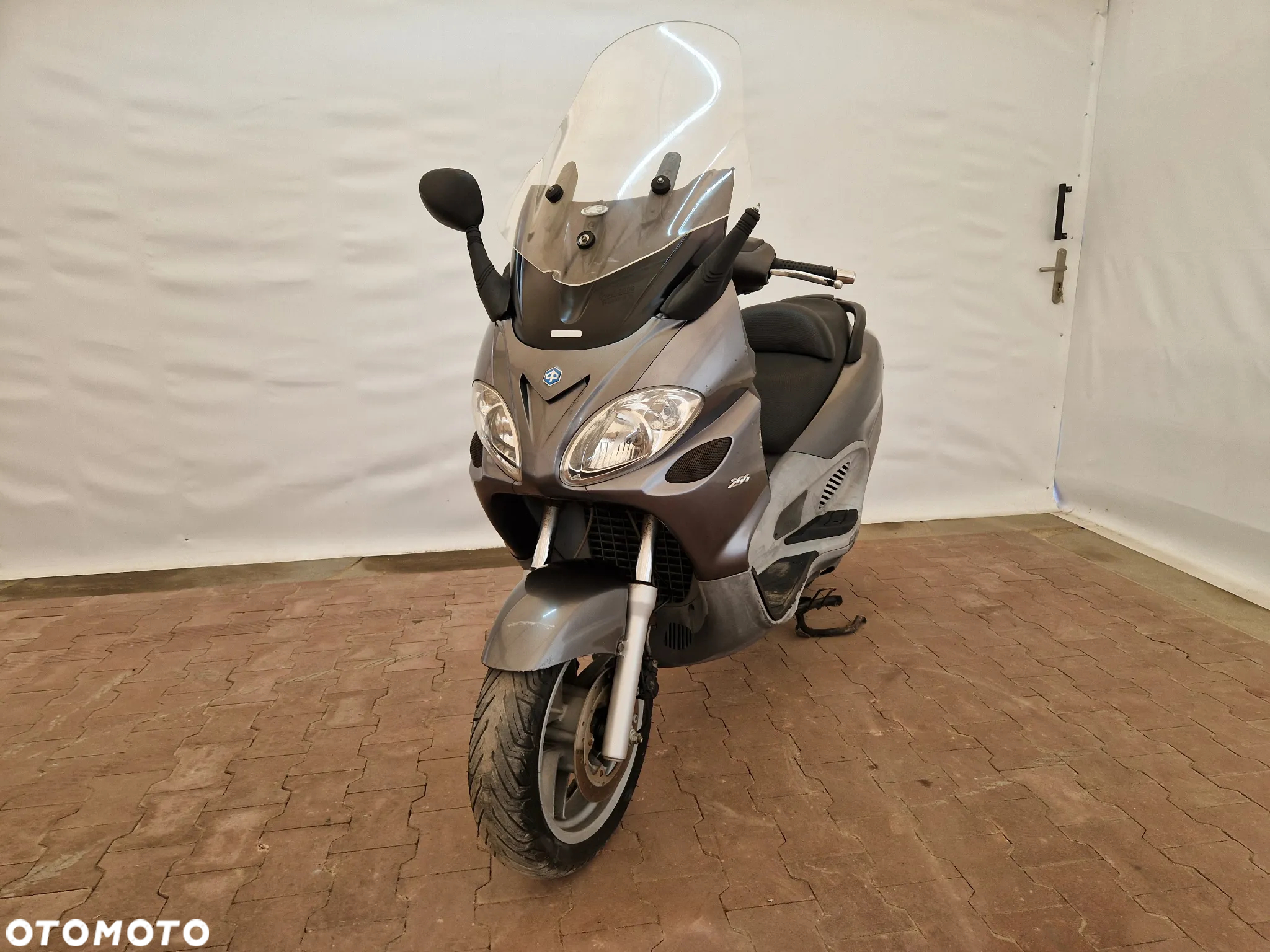 Piaggio X9 - 9