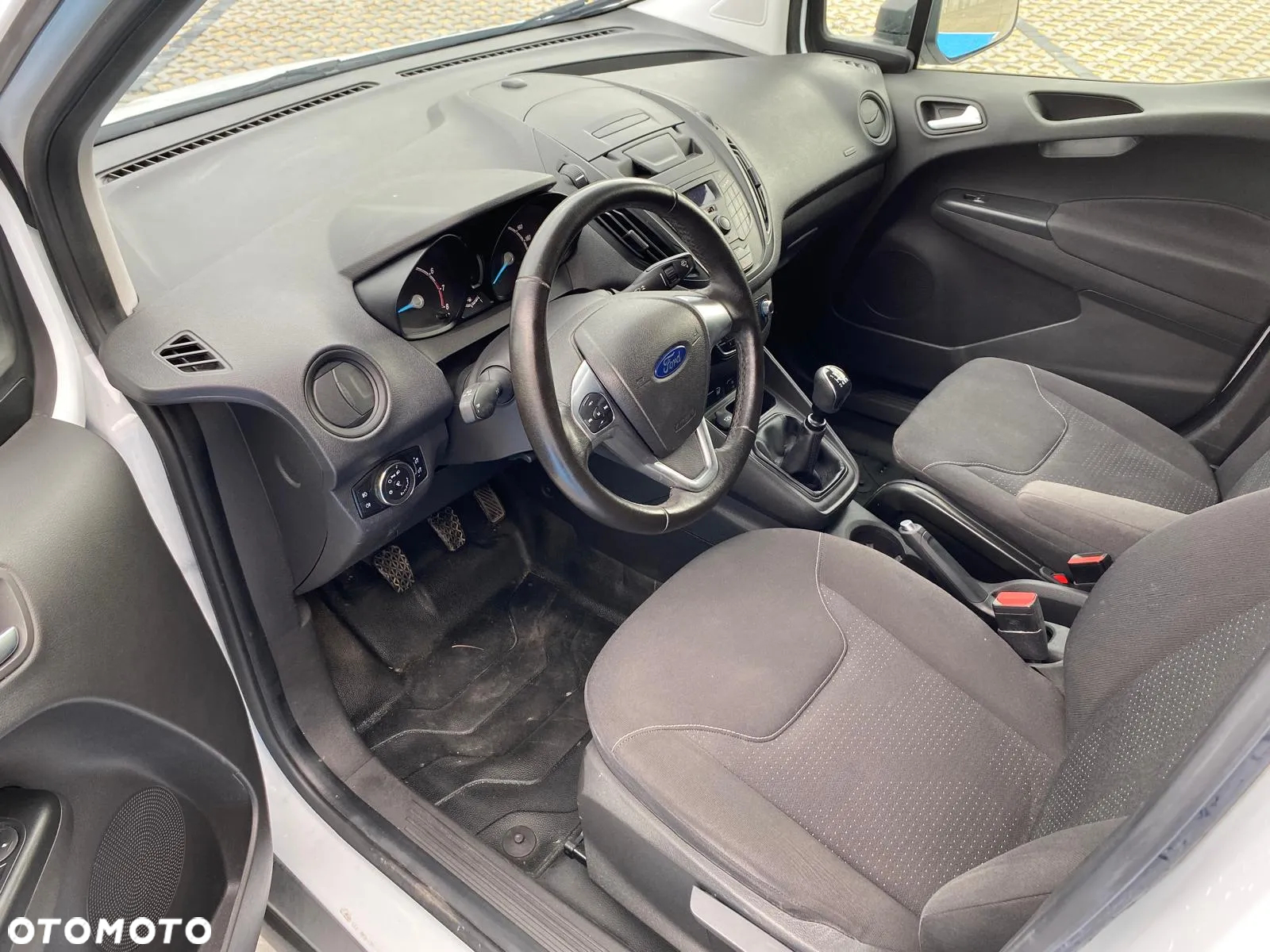 Ford Courier - 4