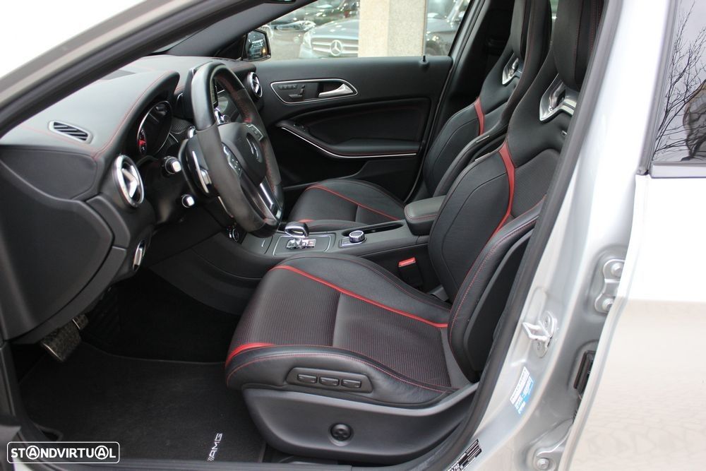 Mercedes-Benz GLA 45 AMG 4-Matic - 16