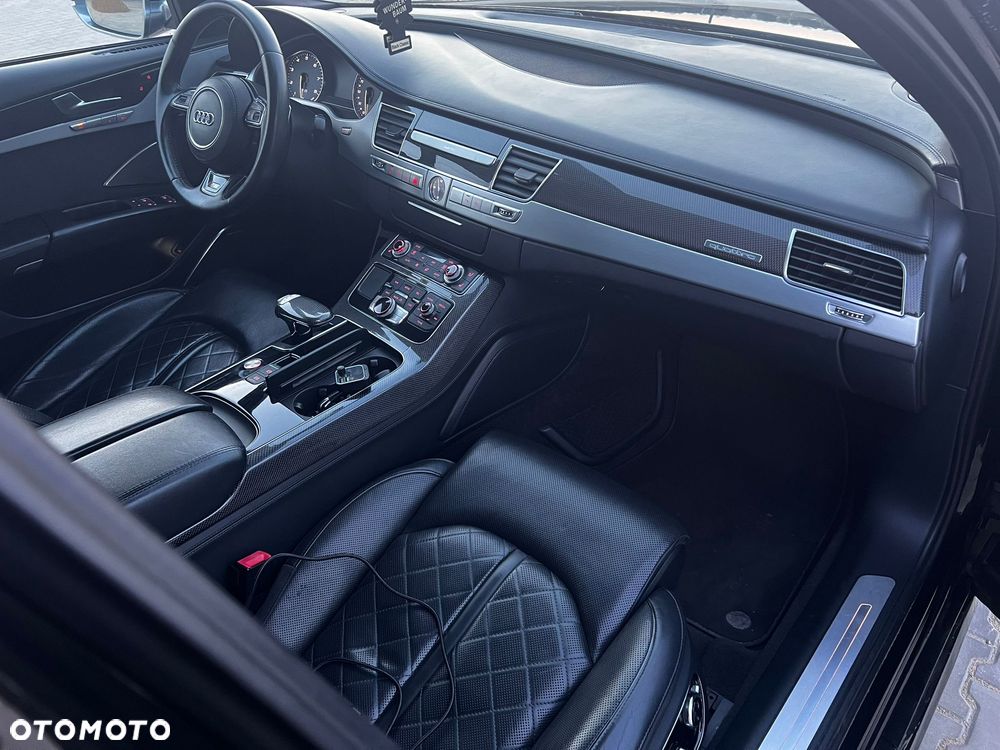 Audi S8 - 11