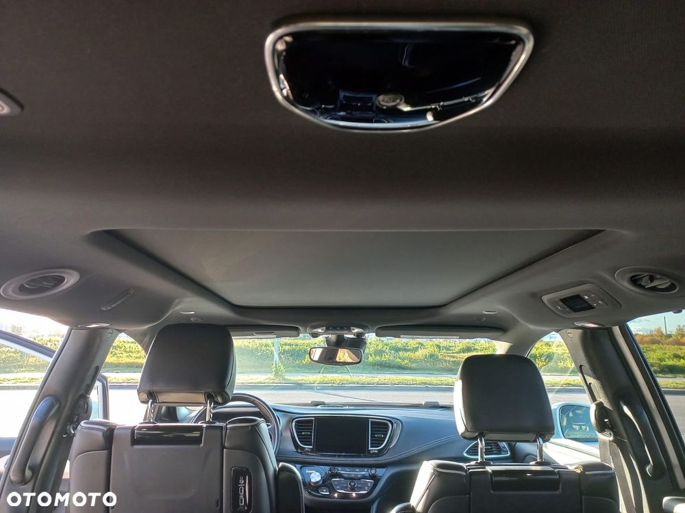 Chrysler Pacifica - 13