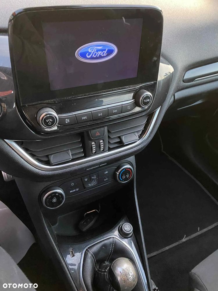 Ford Fiesta 1.5 TDCi S&S ST-LINE - 19