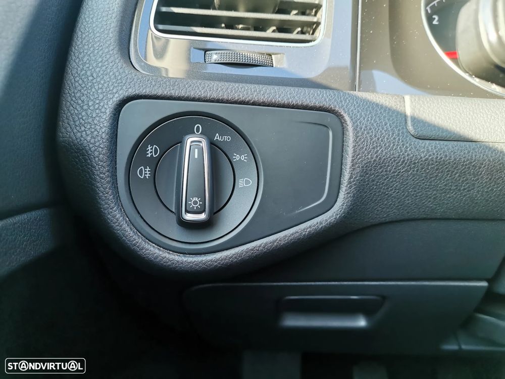 VW Golf Variant 1.6 TDi Confortline - 17