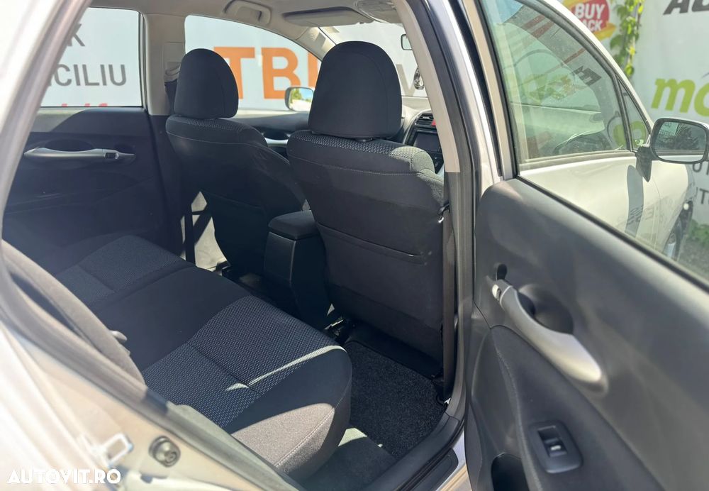 Toyota Auris 2.0 D-4D DPF Sol - 28