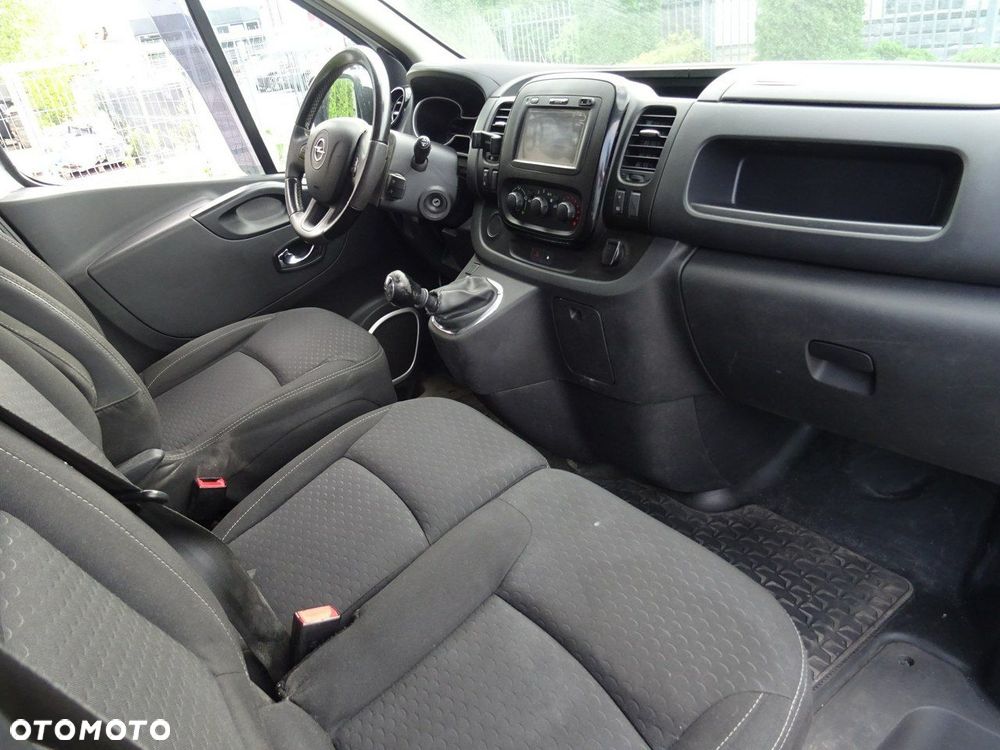 Opel Vivaro - 8