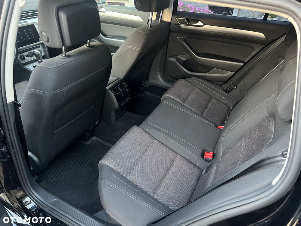 Volkswagen Passat 2.0 TDI SCR Comfortline DSG - 19