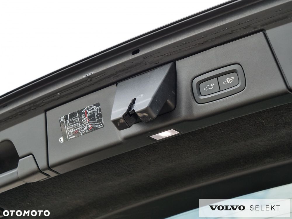 Volvo V90 Cross Country - 34