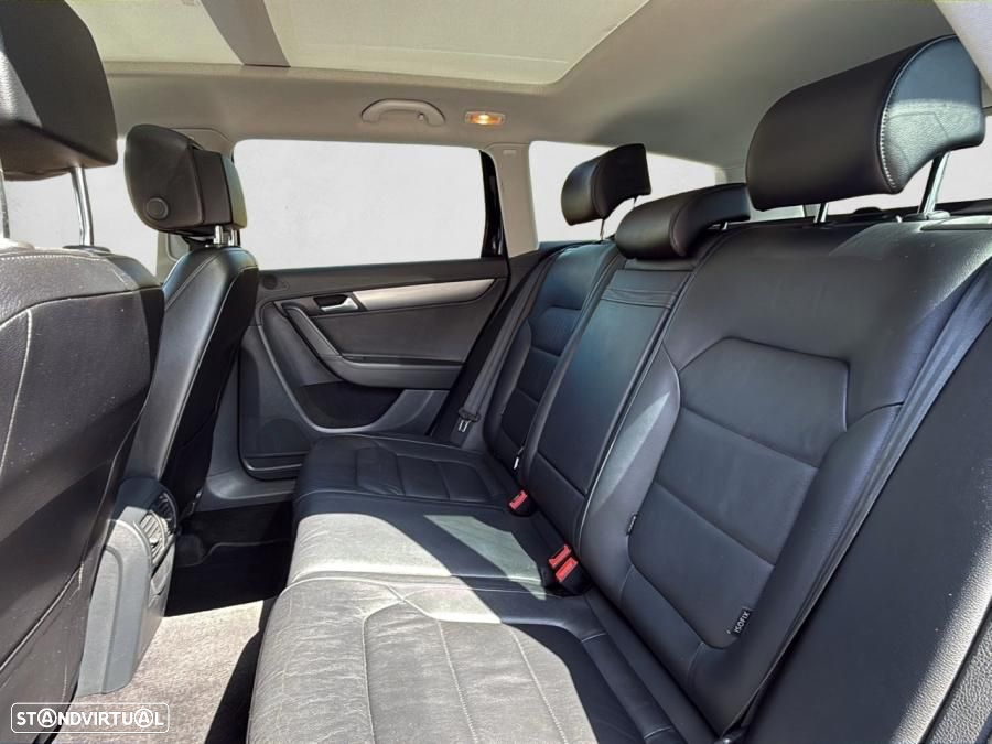 VW Passat Variant 1.6 TDI Confortline Navig - 14