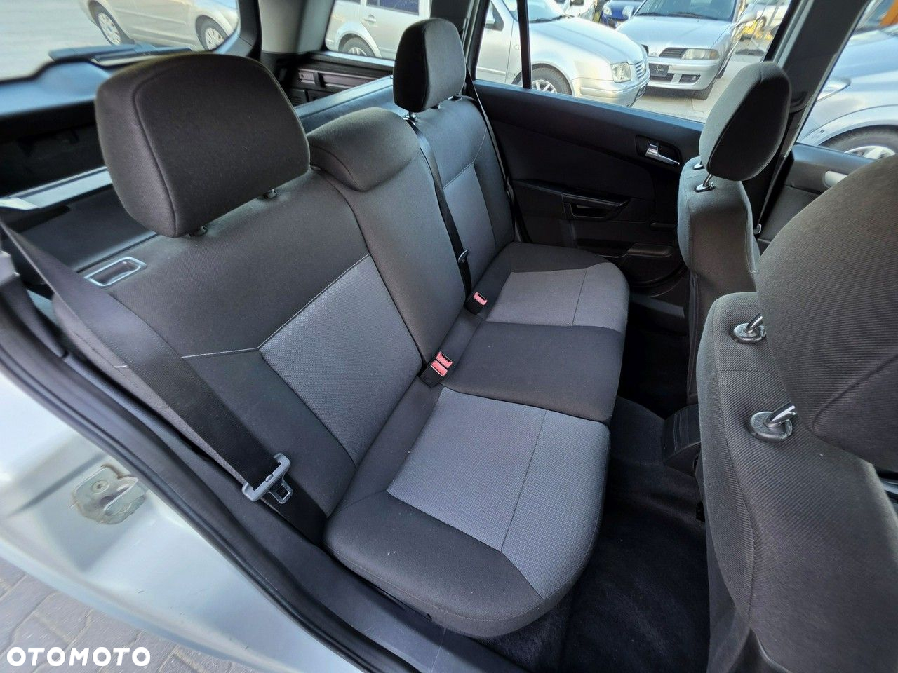 Opel Astra 1.8 Caravan Automatik - 24