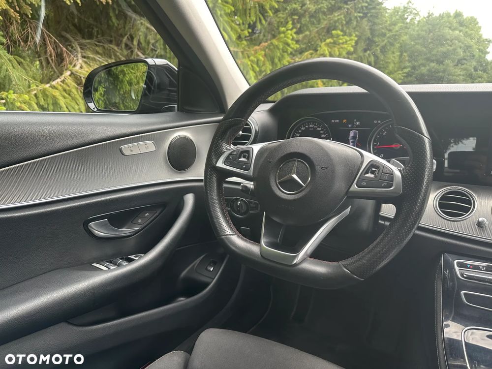 Mercedes-Benz Klasa E 220 d 9G-TRONIC - 26