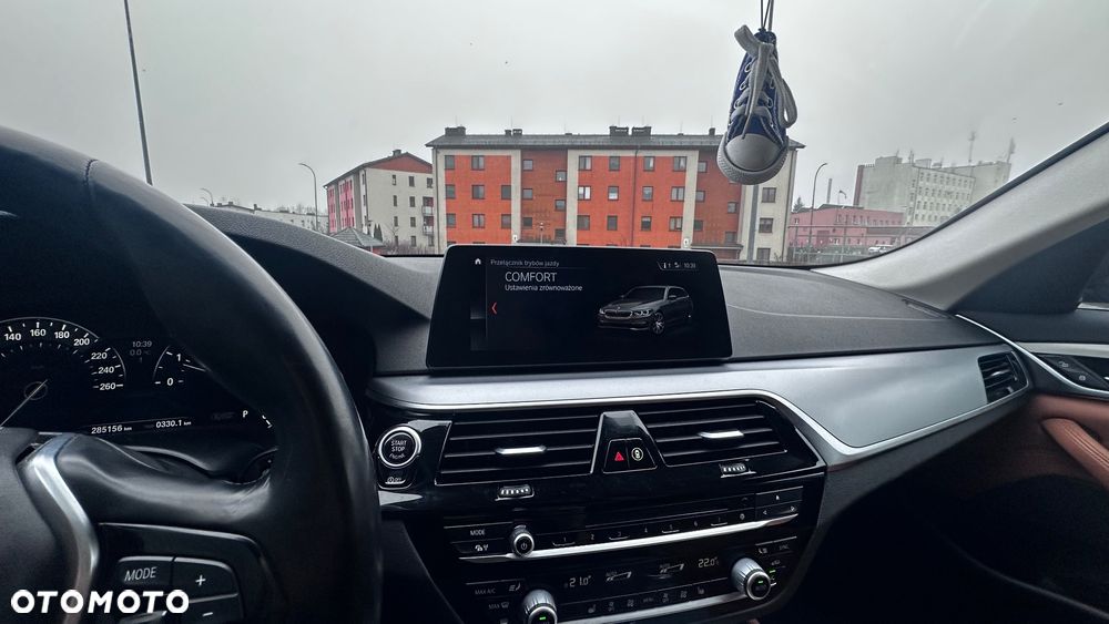 BMW Seria 5 520d Sport Line - 26