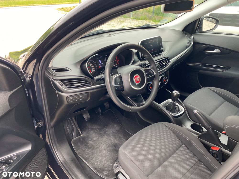 Fiat Tipo 1.6 MultiJet 16v Lounge - 24