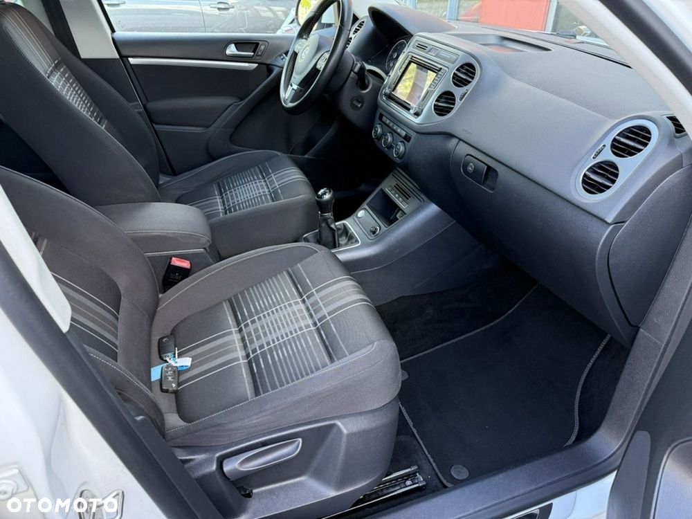 Volkswagen Tiguan 2.0 TDI DPF BlueMotion Technology Lounge Sport & Style - 15