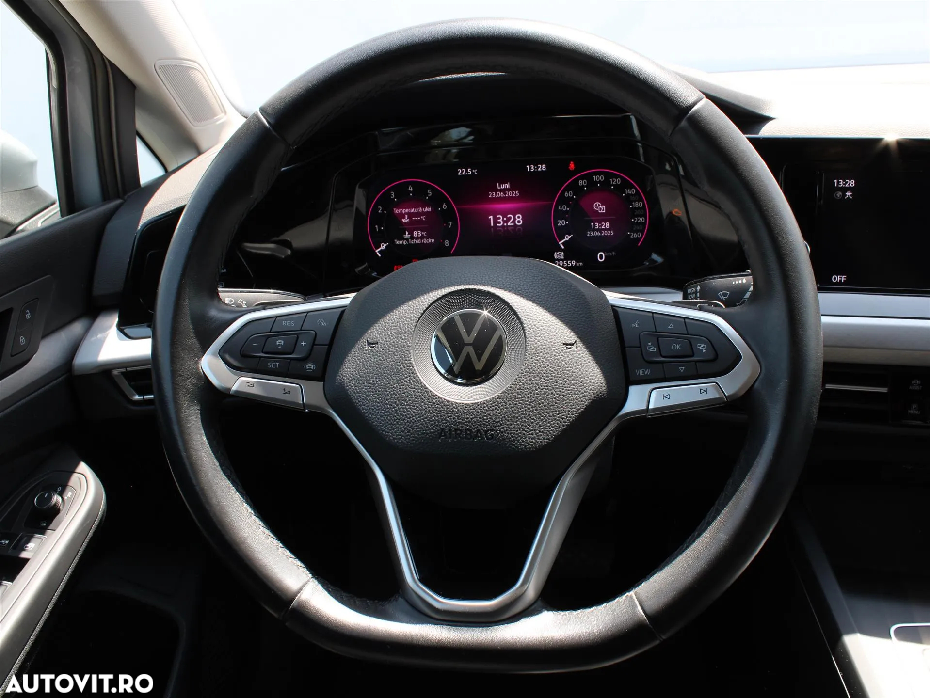 Volkswagen Golf 1.0 eTSI DSG MHEV Life - 16
