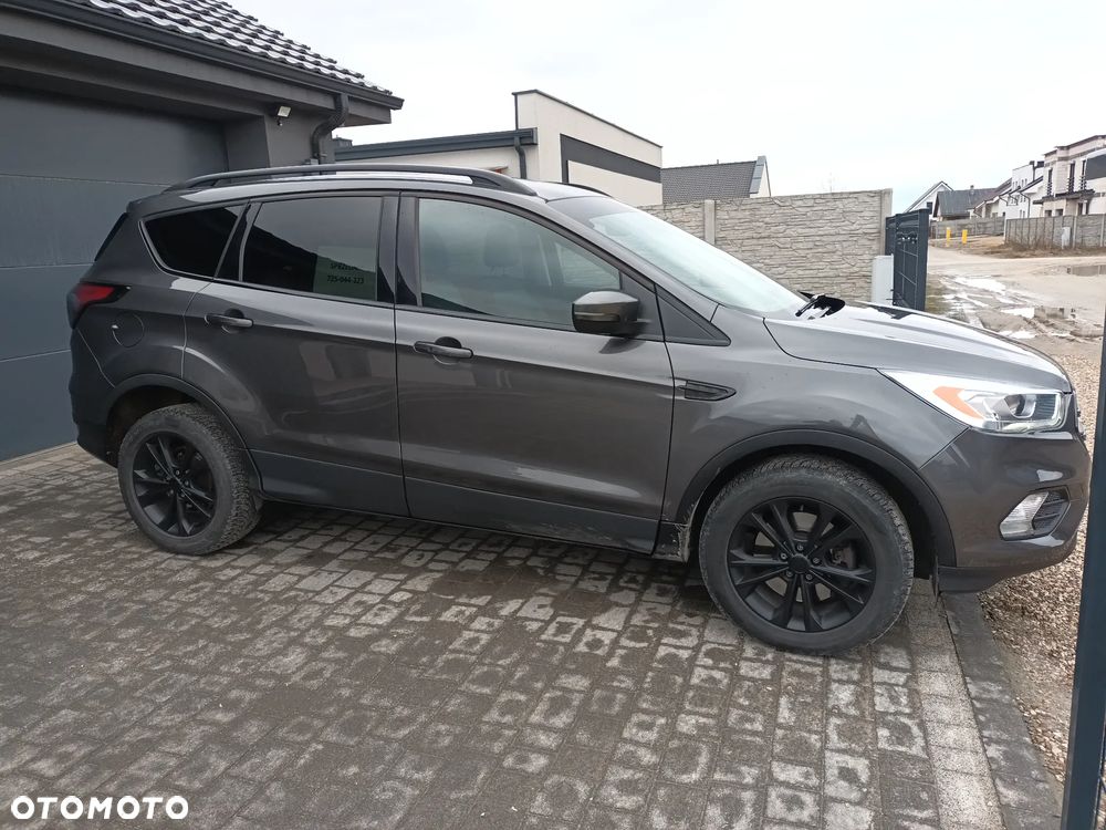 Ford Kuga - 10