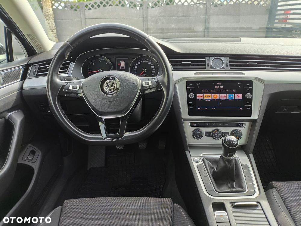 Volkswagen Passat 1.6 TDI (BlueMotion Technology) Comfortline - 28