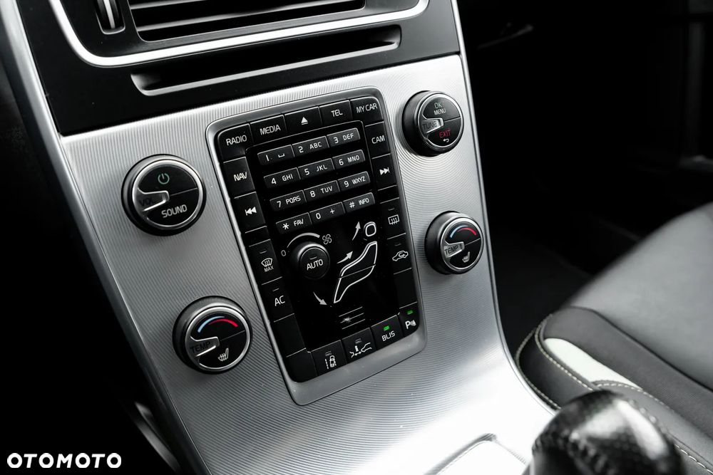 Volvo V60 D3 Geartronic RDesign - 32