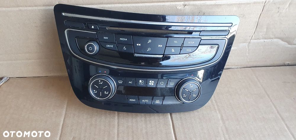 Panel radia nawiewu powietrza klimatyzacji Peugeot 508 I Lift - 1
