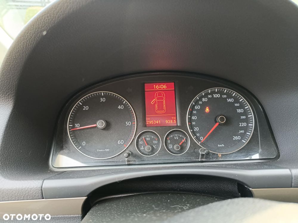 Volkswagen Touran 2.0 TDI Highline - 12