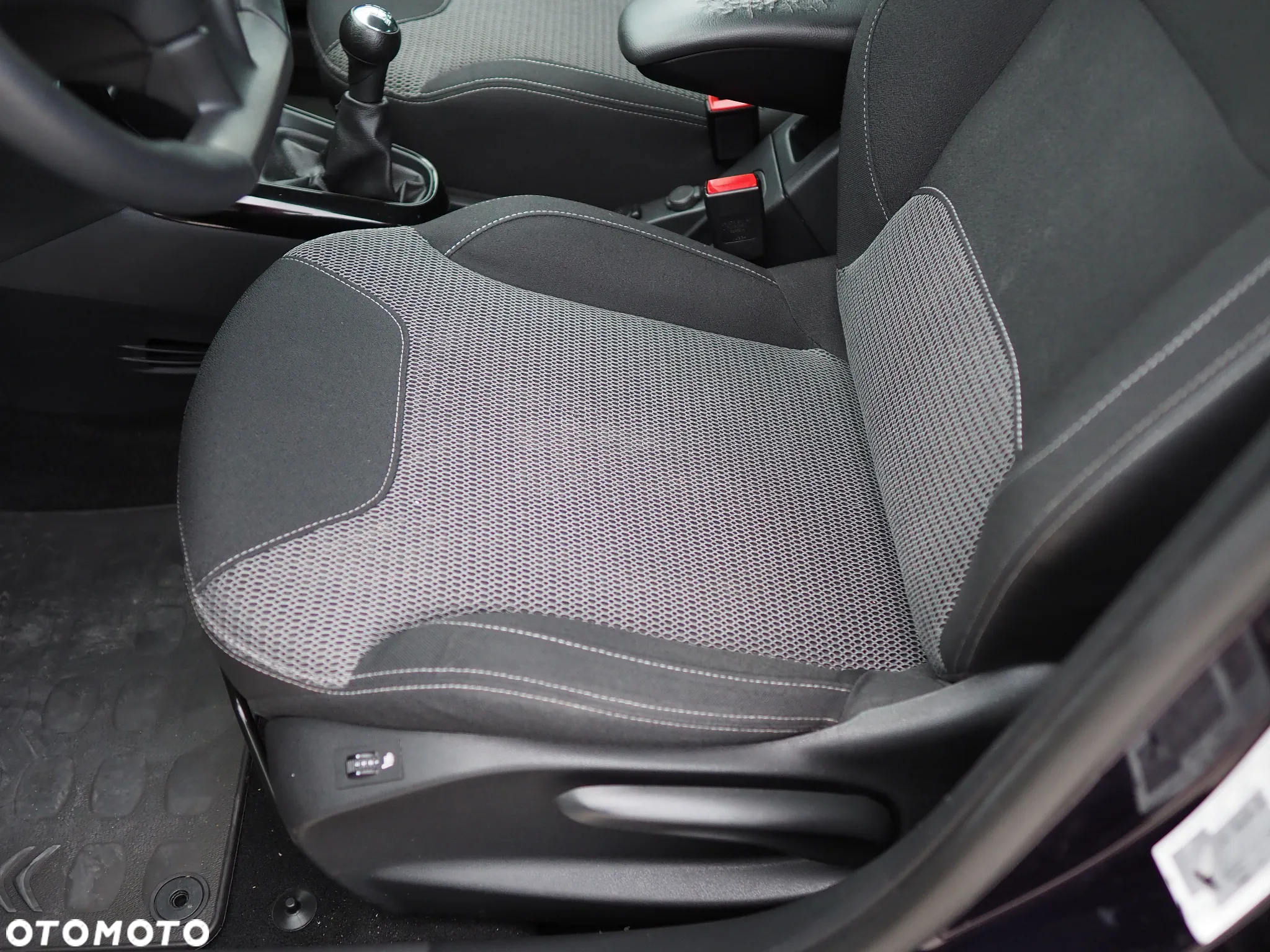 Citroën C3 Pure Tech (VTi) 82 Exclusive - 16