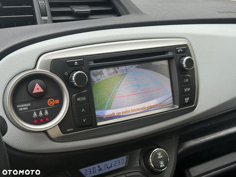 Toyota Yaris Hybrid 100 Premium - 16