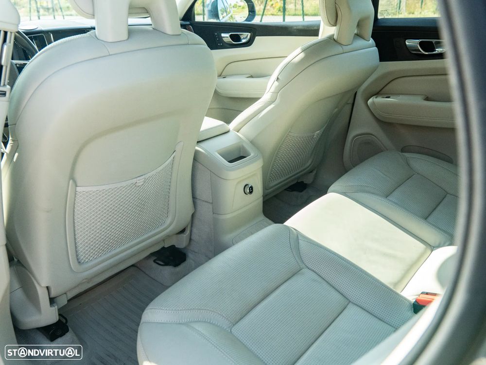 Volvo XC 60 2.0 T8 PHEV Inscription AWD - 11