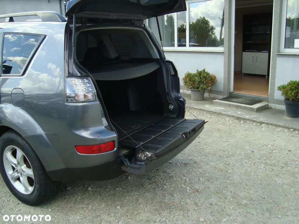 Mitsubishi Outlander - 12