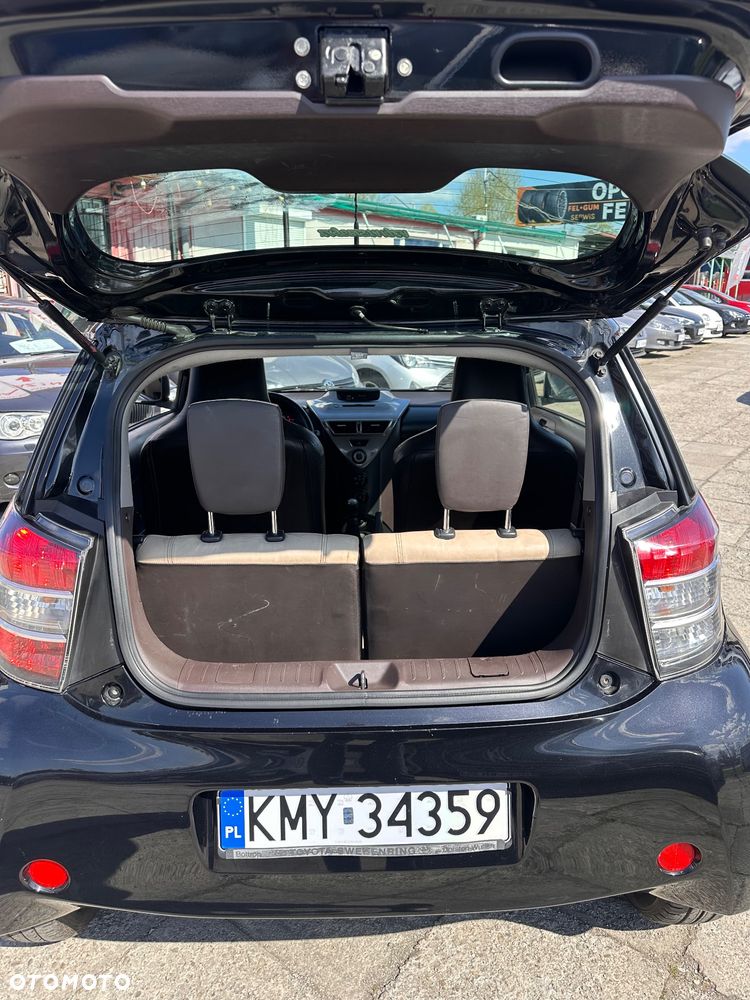 Toyota iQ 1.0 Sol - 12