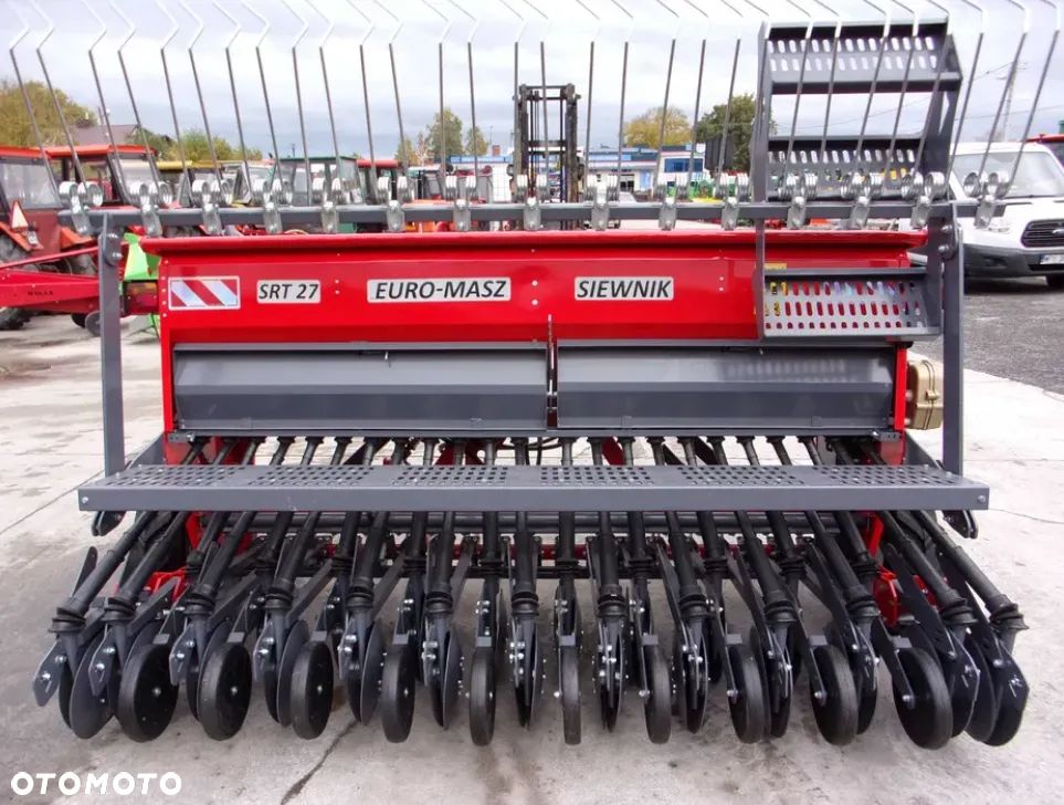 Meprozet Siewnik zbożowy talerzowy S107T, stopkowy S107, S107/1 poplonów S109 MEPROZET, Siewnik zbożowy 2-talerzowy i stopkowy SR25, SR27, SR30, SRT27 Euro-Masz, siewnik nabudowany - agregat uprawowy SNT30, siewnik poplonów Akpil, Siewnik kukurydzy Meprozet - 33