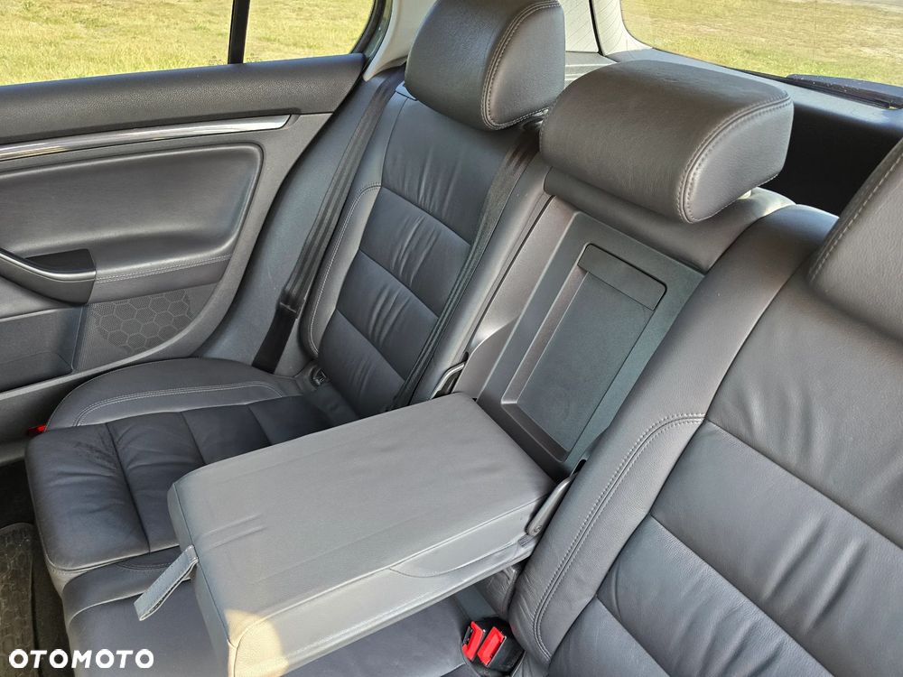 Volkswagen Golf 2.0 TDI DPF GT Sport - 16