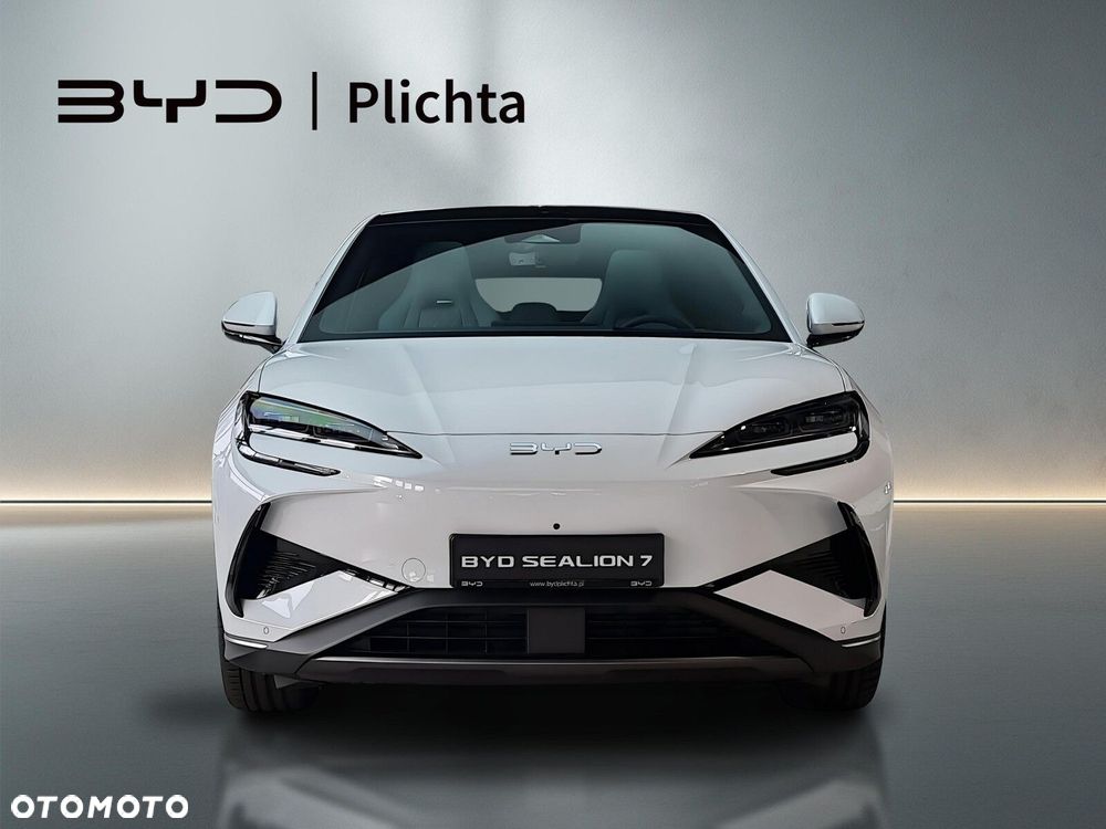 BYD Sealion 7 - 8