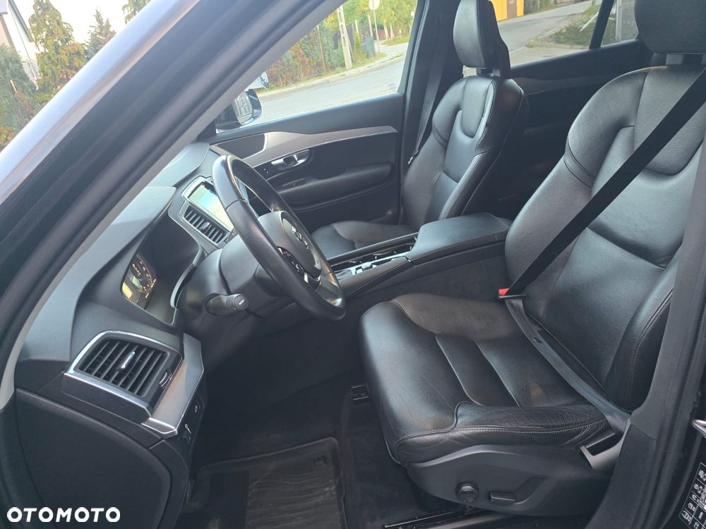 Volvo XC 90 D5 AWD Geartronic RDesign - 27