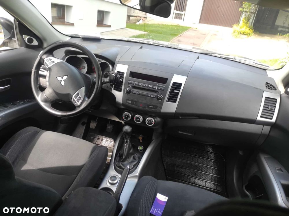 Mitsubishi Outlander 2.2 DID Intense + - 7